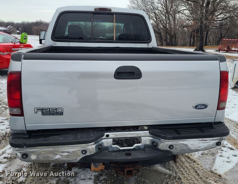 image for item JG9465 2005 Ford F250 Super Duty  Crew Cab pickup truck