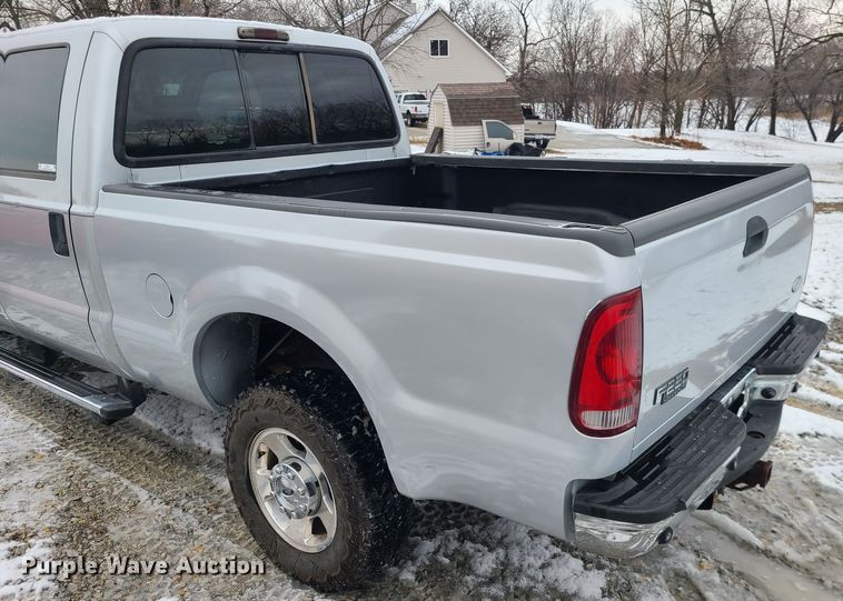 image for item JG9465 2005 Ford F250 Super Duty  Crew Cab pickup truck