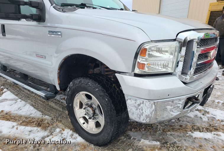 image for item JG9465 2005 Ford F250 Super Duty  Crew Cab pickup truck
