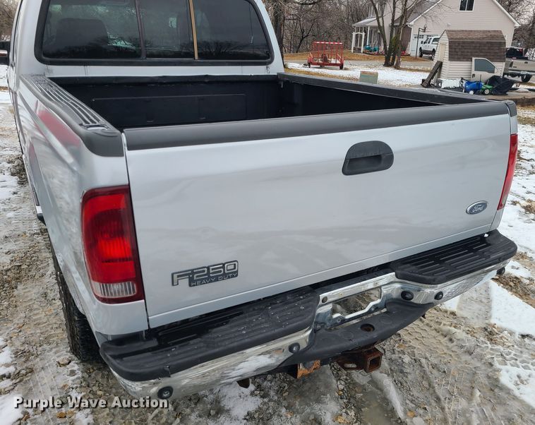 image for item JG9465 2005 Ford F250 Super Duty  Crew Cab pickup truck