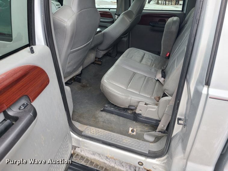 image for item JG9465 2005 Ford F250 Super Duty  Crew Cab pickup truck