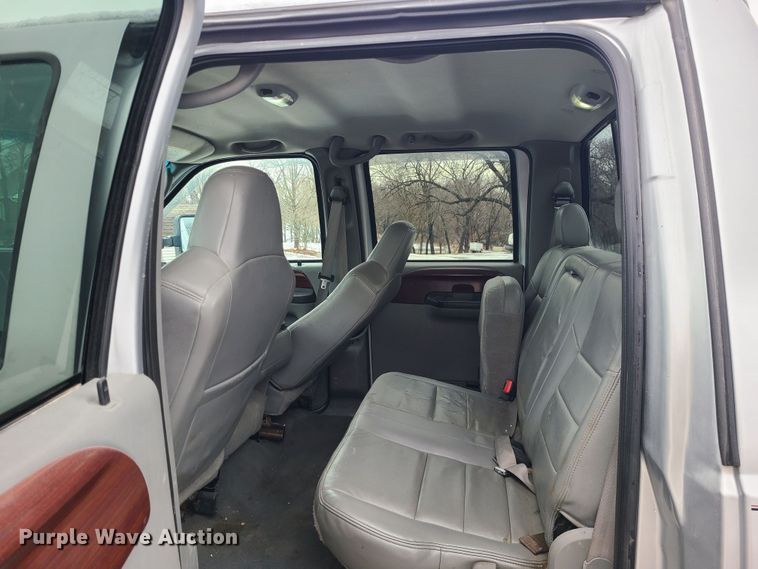 image for item JG9465 2005 Ford F250 Super Duty  Crew Cab pickup truck