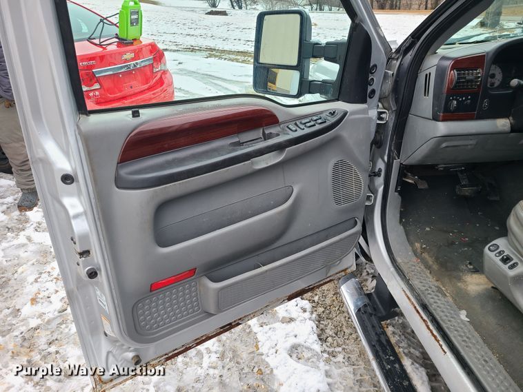 image for item JG9465 2005 Ford F250 Super Duty  Crew Cab pickup truck