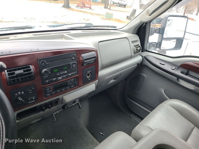 image for item JG9465 2005 Ford F250 Super Duty  Crew Cab pickup truck