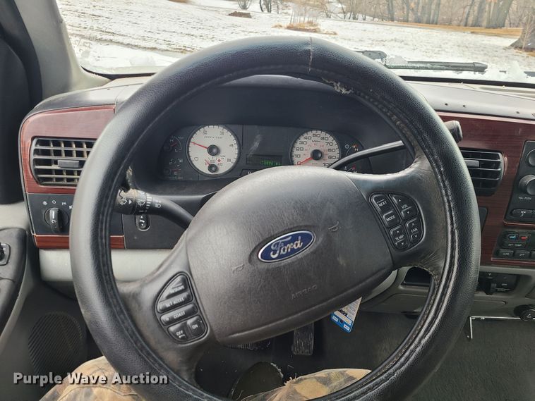 image for item JG9465 2005 Ford F250 Super Duty  Crew Cab pickup truck