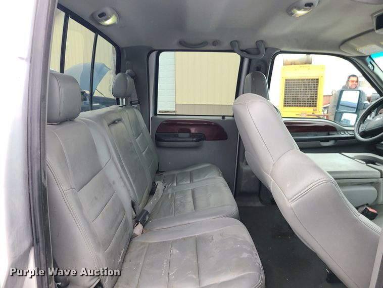 image for item JG9465 2005 Ford F250 Super Duty  Crew Cab pickup truck