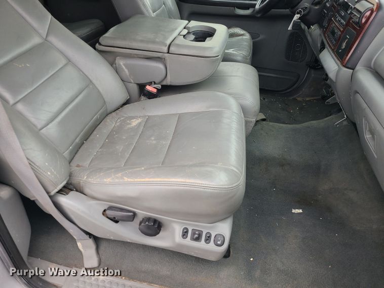 image for item JG9465 2005 Ford F250 Super Duty  Crew Cab pickup truck