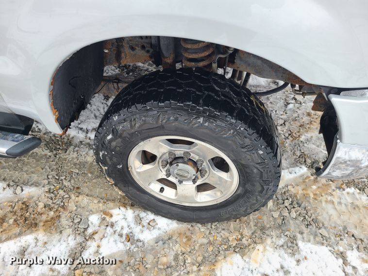 image for item JG9465 2005 Ford F250 Super Duty  Crew Cab pickup truck