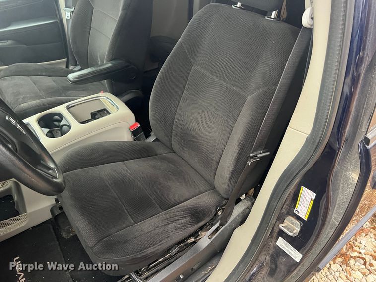 image for item JU9718 2012 Dodge Grand Caravan SXT  van