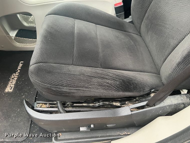 image for item JU9718 2012 Dodge Grand Caravan SXT  van