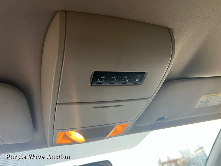 image for item JU9718 2012 Dodge Grand Caravan SXT  van