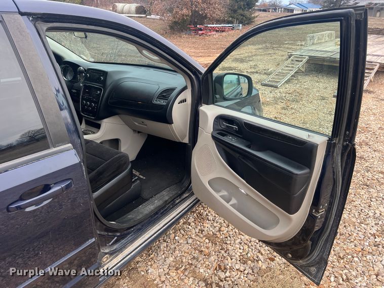 image for item JU9718 2012 Dodge Grand Caravan SXT  van