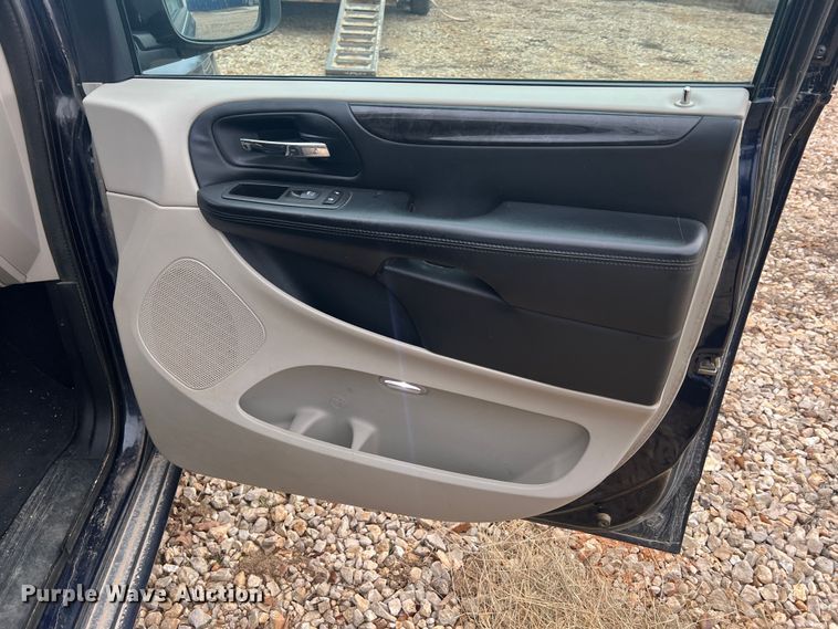 image for item JU9718 2012 Dodge Grand Caravan SXT  van