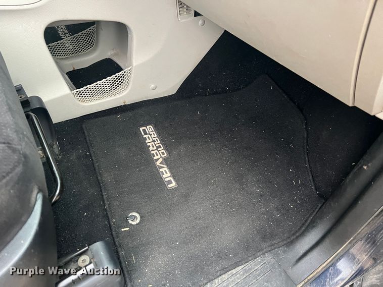 image for item JU9718 2012 Dodge Grand Caravan SXT  van