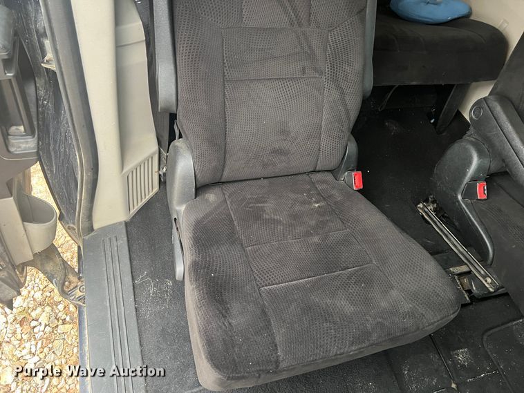 image for item JU9718 2012 Dodge Grand Caravan SXT  van