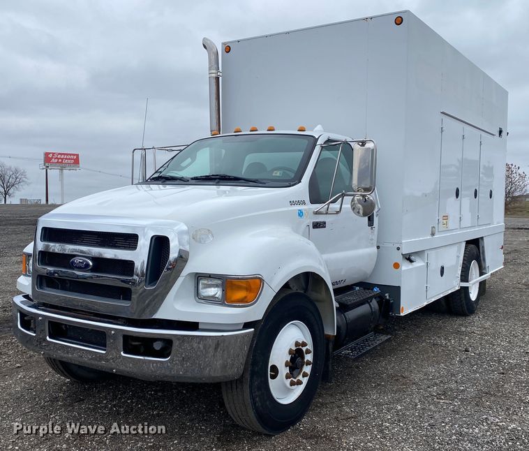 image for item JW9162 2011 Ford F750 Super Duty  fuel / lube truck