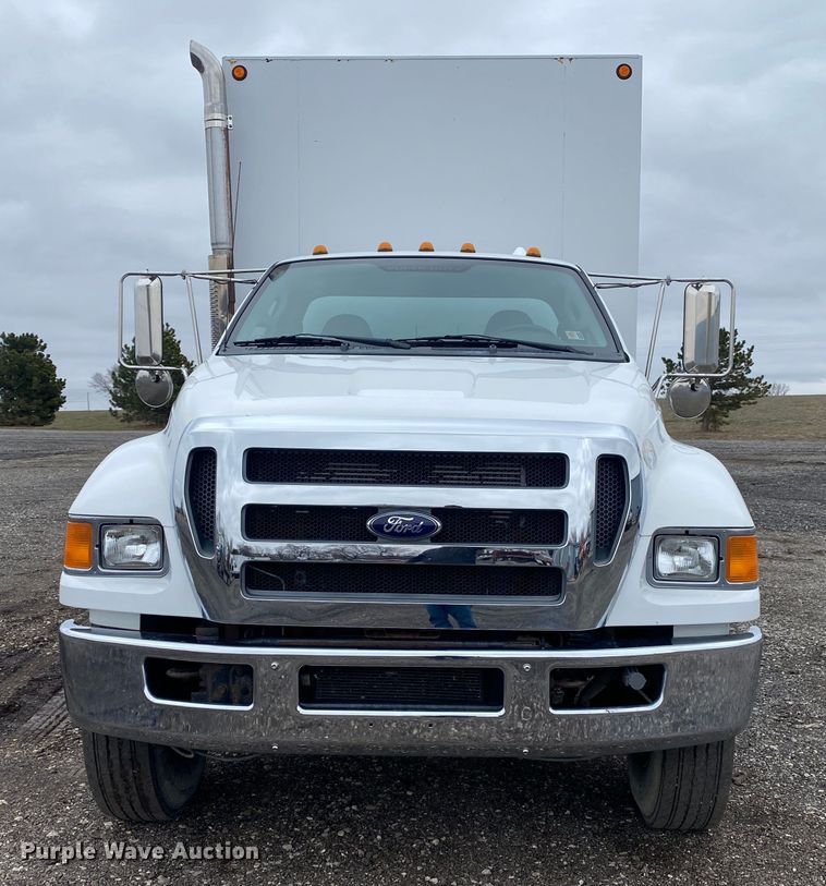 image for item JW9162 2011 Ford F750 Super Duty  fuel / lube truck