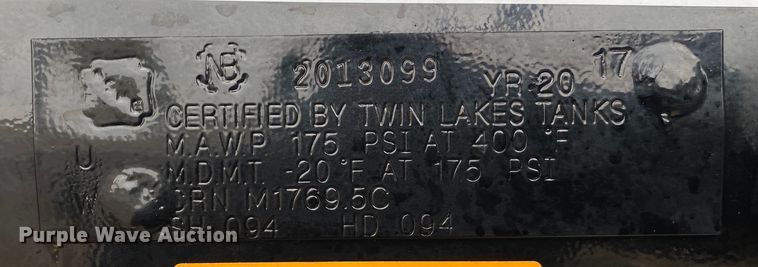 image for item JW9162 2011 Ford F750 Super Duty  fuel / lube truck