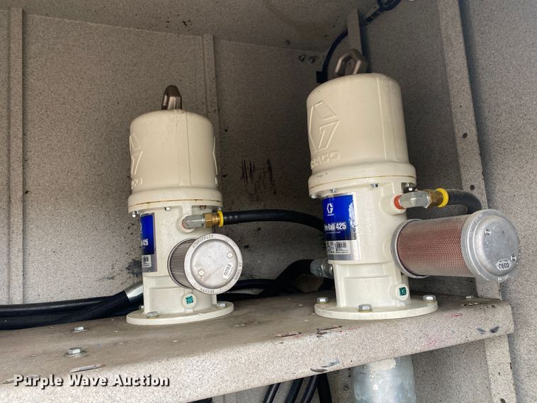 image for item JW9162 2011 Ford F750 Super Duty  fuel / lube truck