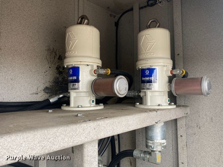 image for item JW9162 2011 Ford F750 Super Duty  fuel / lube truck