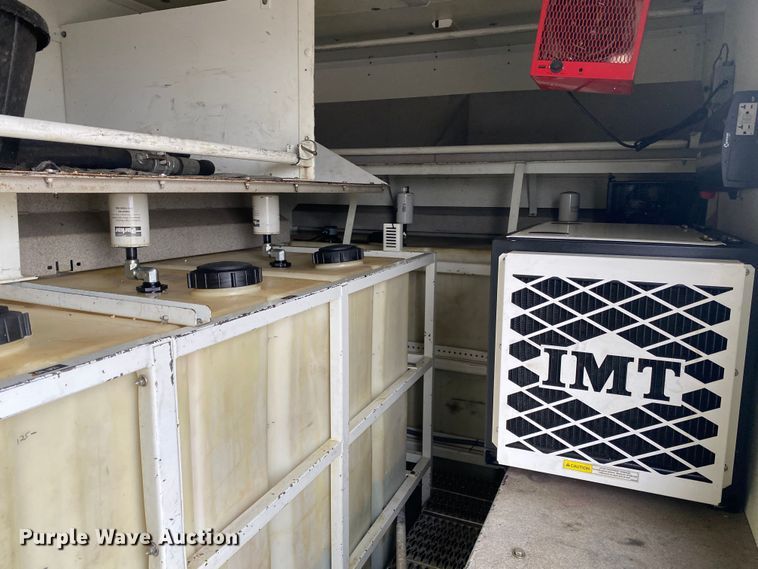 image for item JW9162 2011 Ford F750 Super Duty  fuel / lube truck