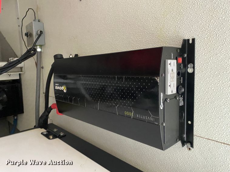 image for item JW9162 2011 Ford F750 Super Duty  fuel / lube truck