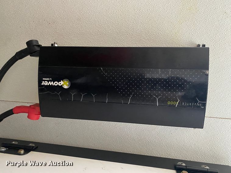 image for item JW9162 2011 Ford F750 Super Duty  fuel / lube truck