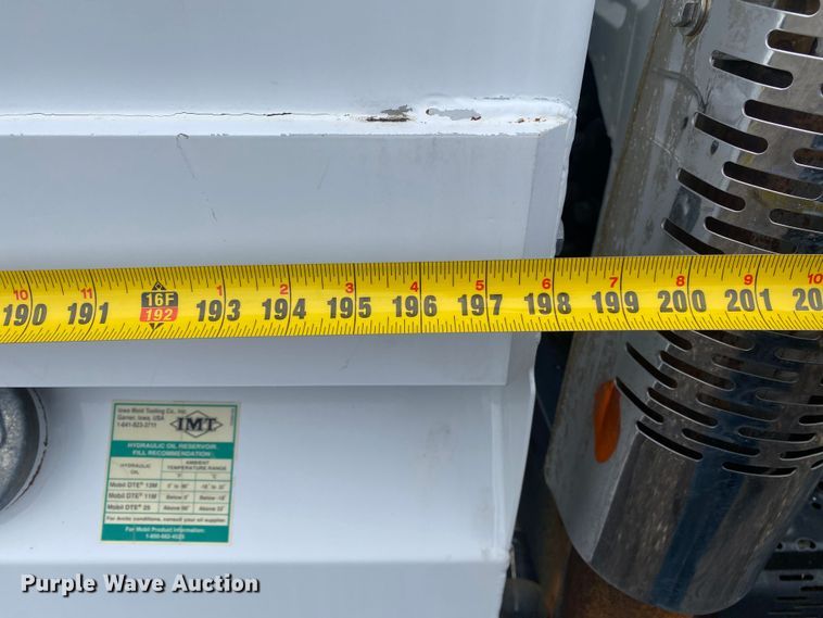 image for item JW9162 2011 Ford F750 Super Duty  fuel / lube truck