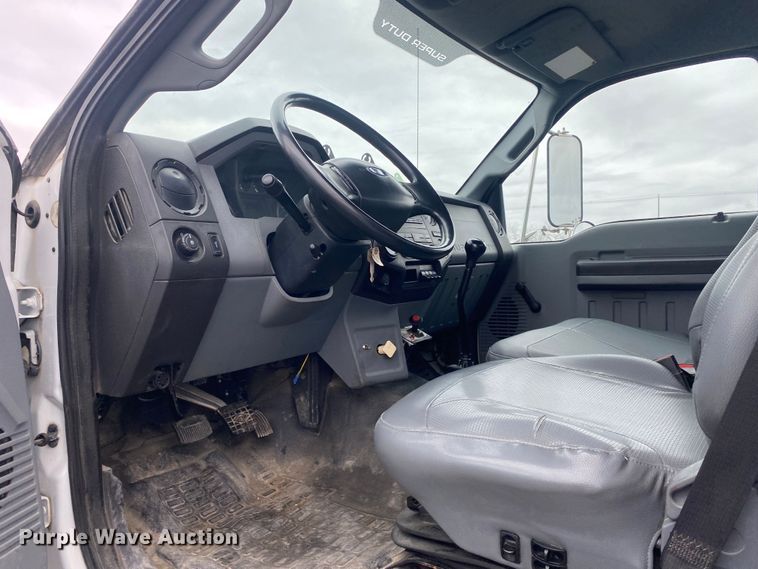 image for item JW9162 2011 Ford F750 Super Duty  fuel / lube truck