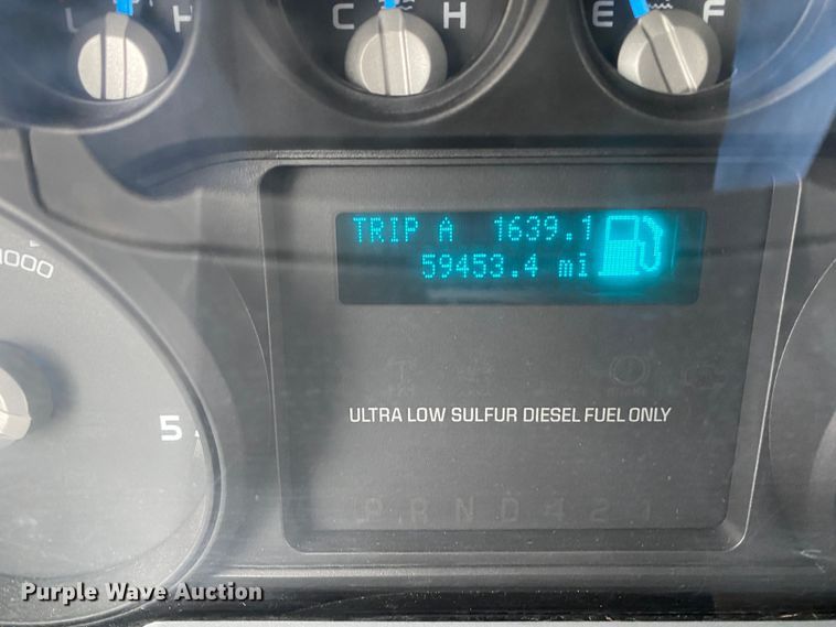 image for item JW9162 2011 Ford F750 Super Duty  fuel / lube truck