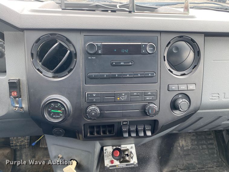 image for item JW9162 2011 Ford F750 Super Duty  fuel / lube truck