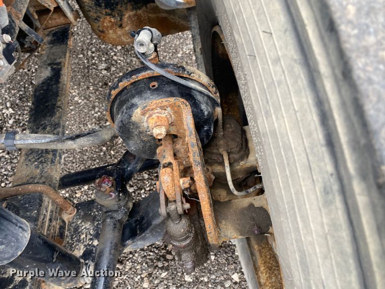 image for item JW9162 2011 Ford F750 Super Duty  fuel / lube truck