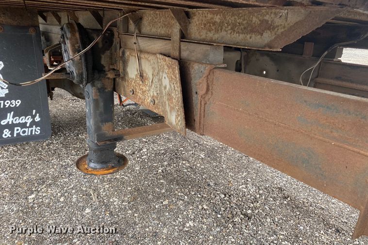 image for item JW9163 1999 Freightliner FL70  box truck