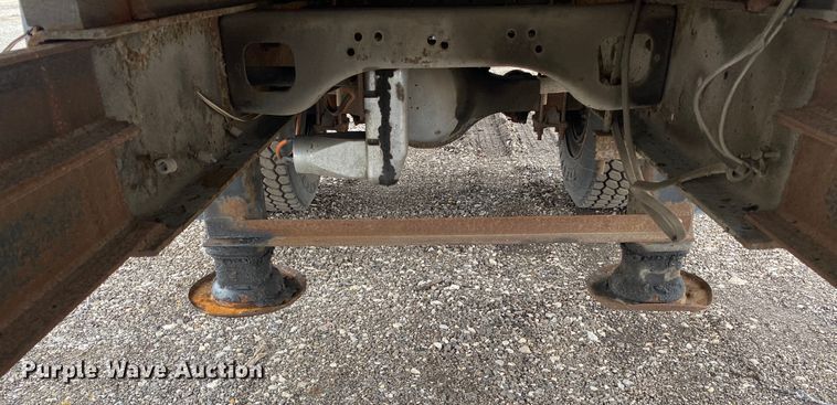 image for item JW9163 1999 Freightliner FL70  box truck