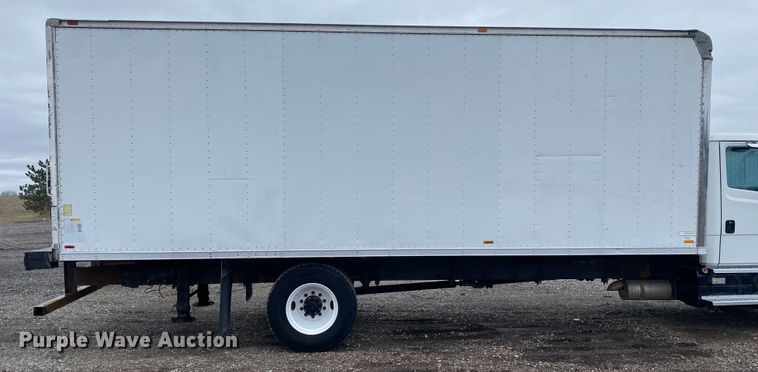 image for item JW9163 1999 Freightliner FL70  box truck