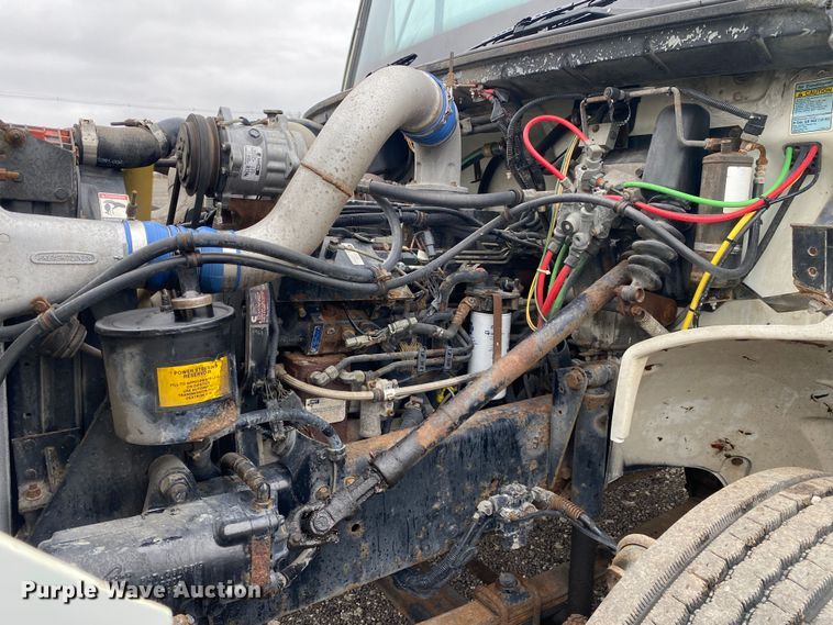 image for item JW9163 1999 Freightliner FL70  box truck