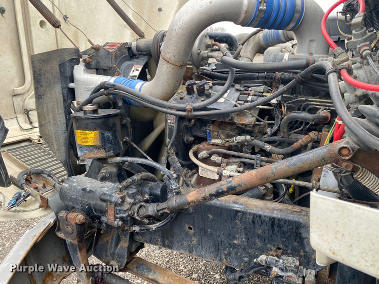 image for item JW9163 1999 Freightliner FL70  box truck