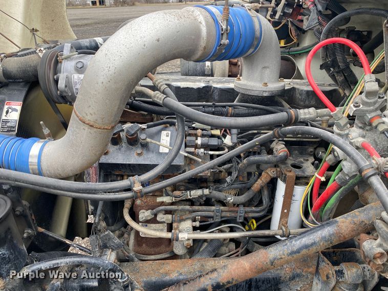 image for item JW9163 1999 Freightliner FL70  box truck