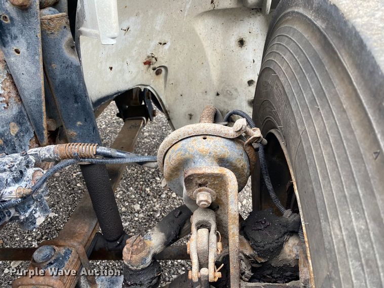 image for item JW9163 1999 Freightliner FL70  box truck