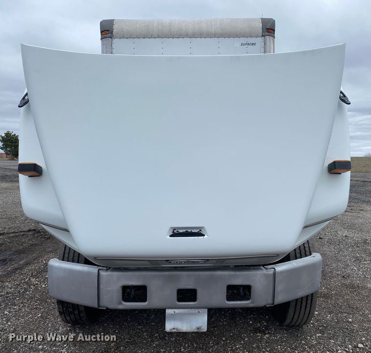 image for item JW9163 1999 Freightliner FL70  box truck