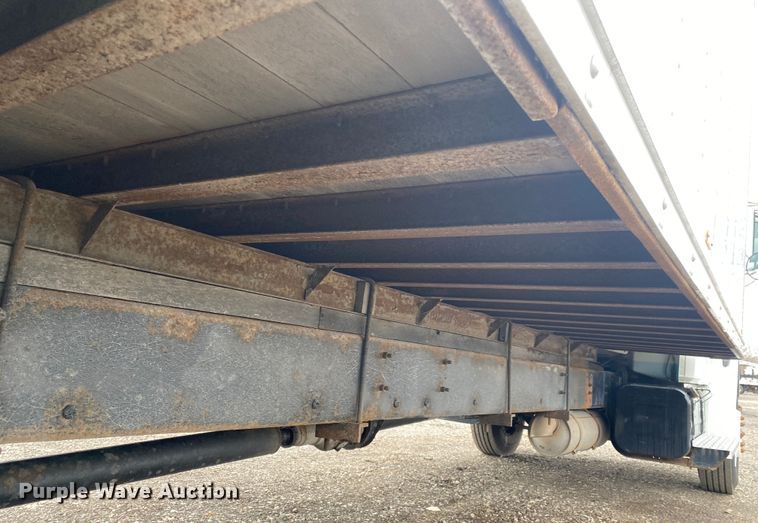 image for item JW9163 1999 Freightliner FL70  box truck