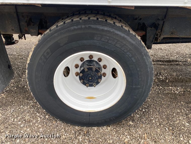 image for item JW9163 1999 Freightliner FL70  box truck