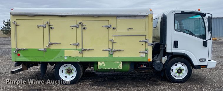 image for item JW9164 2015 Isuzu NPR  refrigerated delivery truck