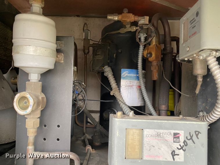 image for item JW9164 2015 Isuzu NPR  refrigerated delivery truck