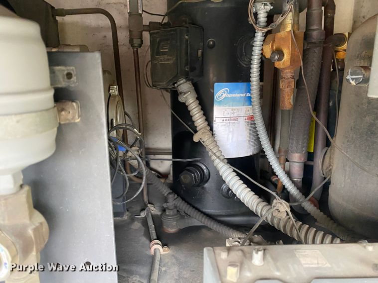 image for item JW9164 2015 Isuzu NPR  refrigerated delivery truck