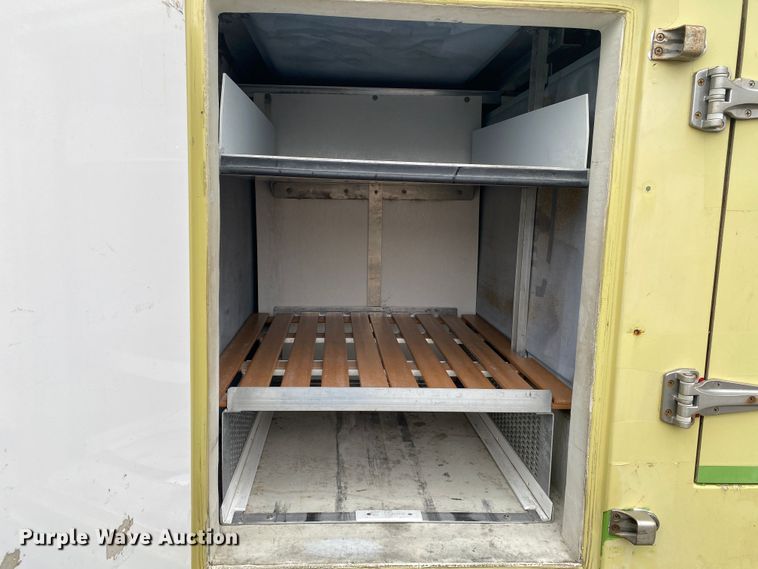 image for item JW9164 2015 Isuzu NPR  refrigerated delivery truck