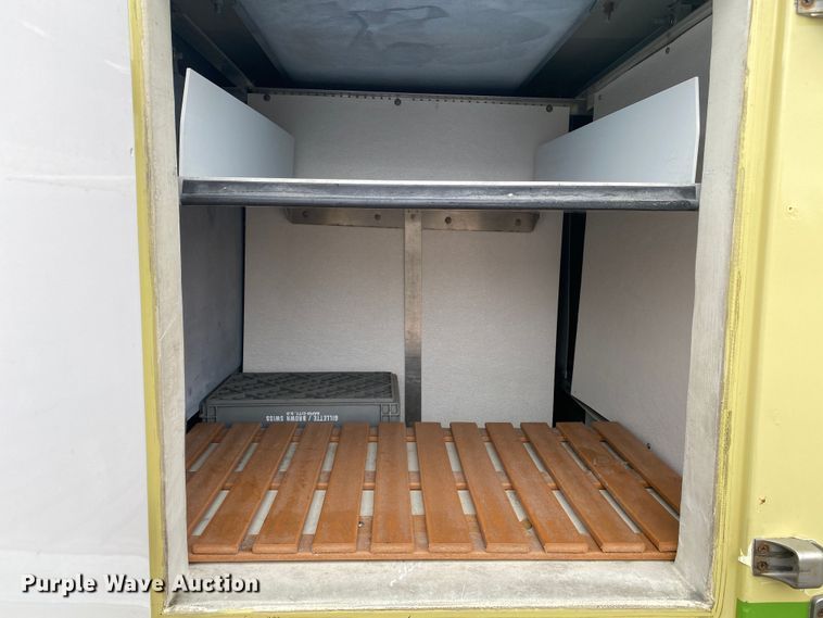 image for item JW9164 2015 Isuzu NPR  refrigerated delivery truck