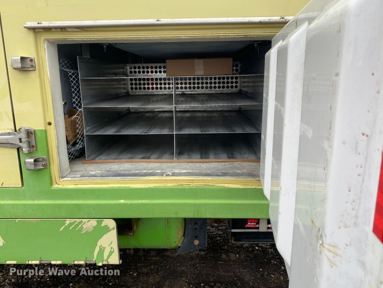 image for item JW9164 2015 Isuzu NPR  refrigerated delivery truck