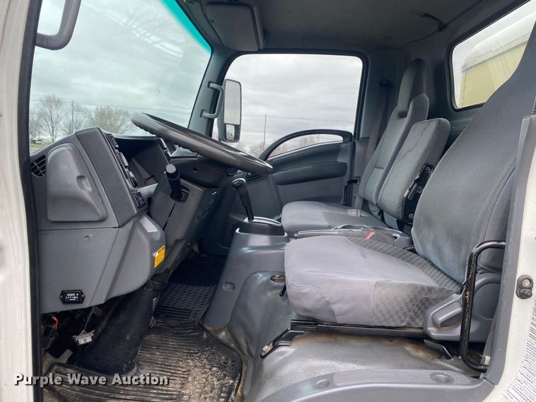 image for item JW9164 2015 Isuzu NPR  refrigerated delivery truck