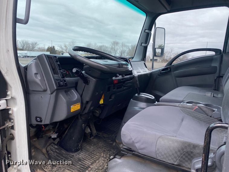 image for item JW9164 2015 Isuzu NPR  refrigerated delivery truck